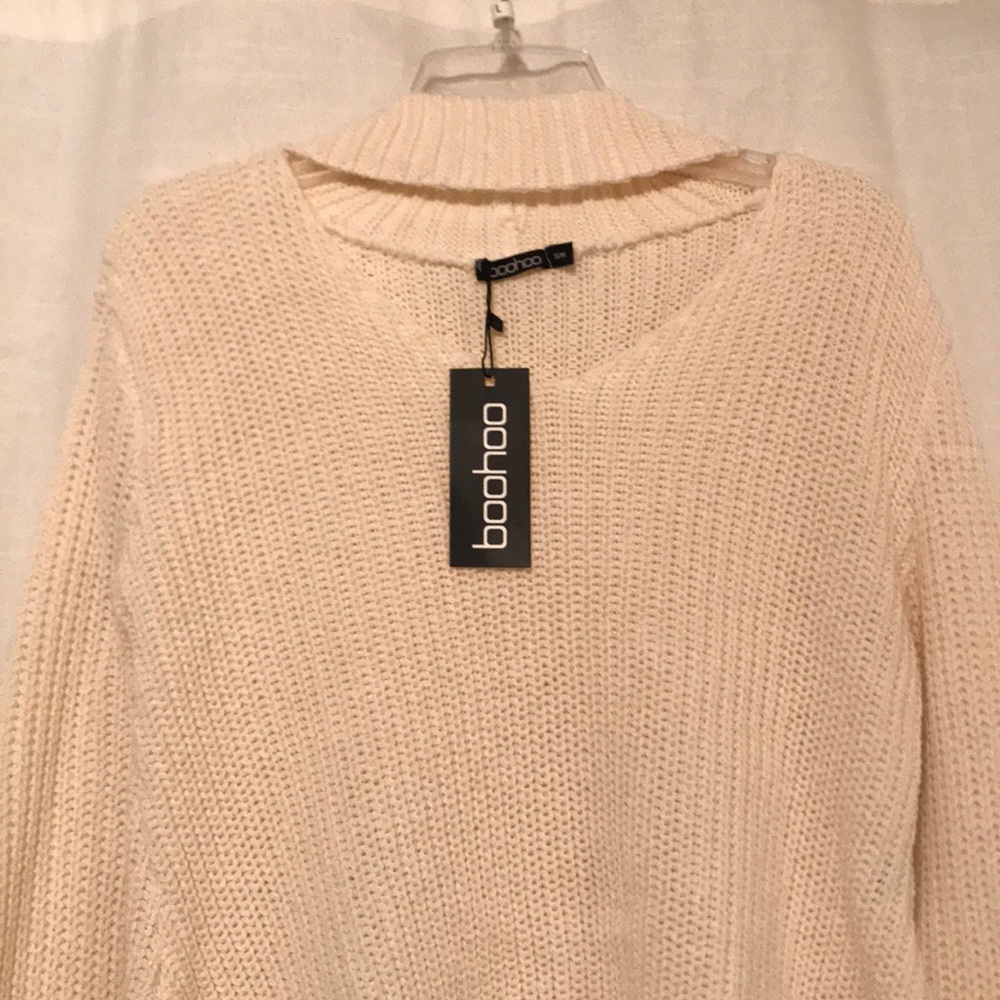 Knitted Choker V-neck sweater